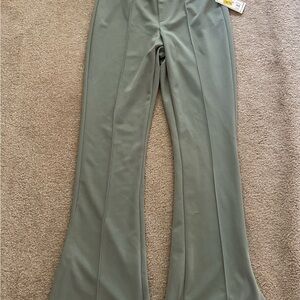 no comment NY LA Green Flared Pants. Size medium. New with tag 31” inseam